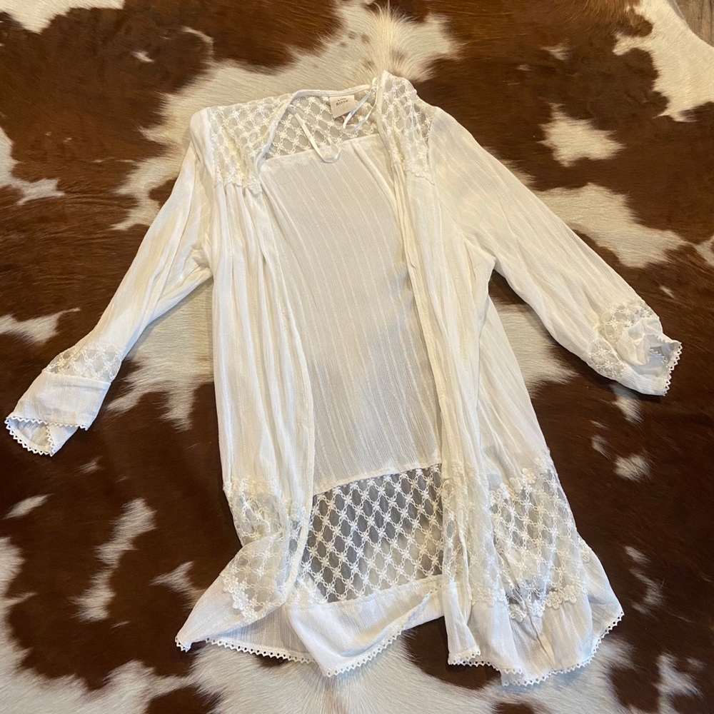 Knox Rose Lace Kimono
